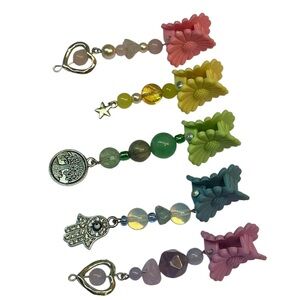 🌸Pack of 5! Mini Flower hair clips with handmade crystal chain.